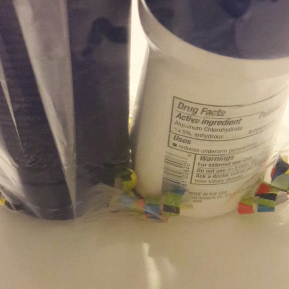 New Avon Mesmerize roll-on, Hair & Body wash gift - Picture 3 of 3